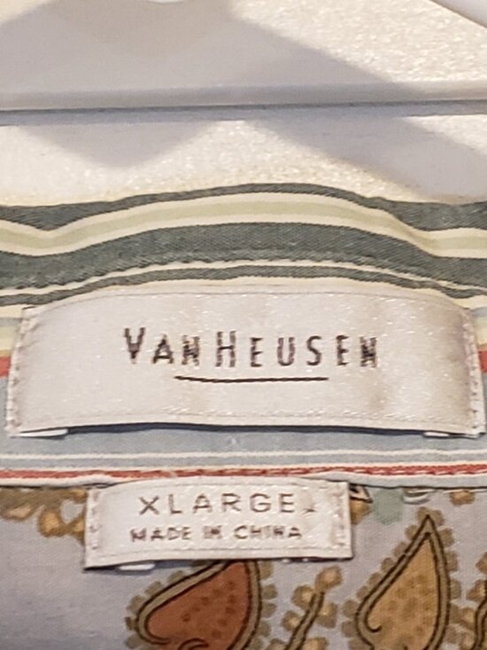 Women's Van Heusen striped dress shirt - Picture 6 of 7